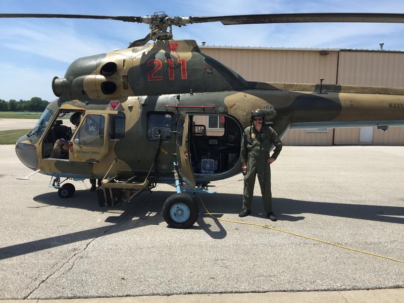  Enrique Leira in front of Mi2 Helicopter