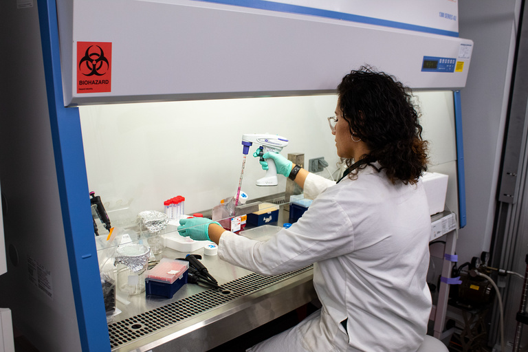 Mariam El Hattib on lab equipment